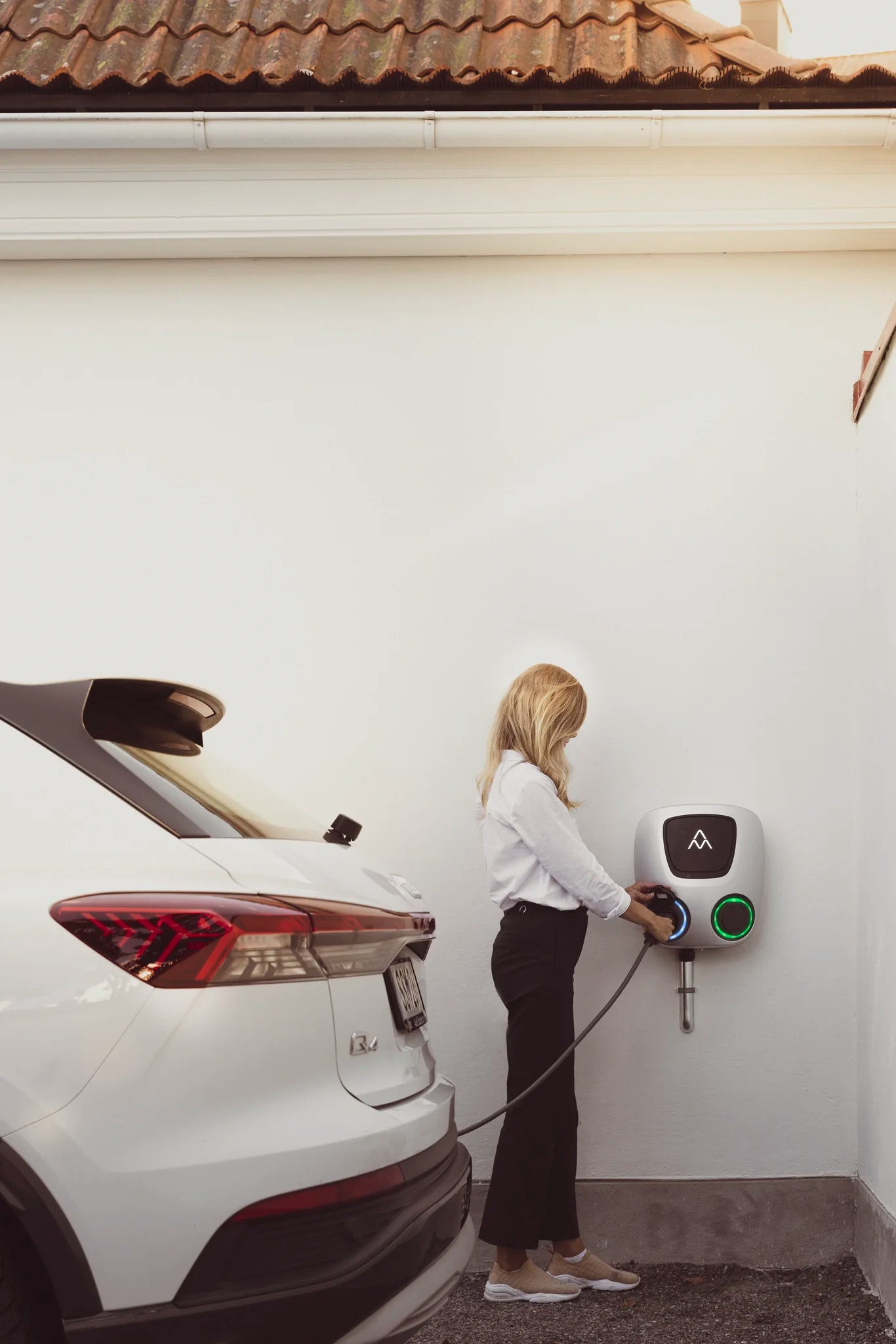 Charge Amps Aura 2x22kW EV·TÖLTŐ